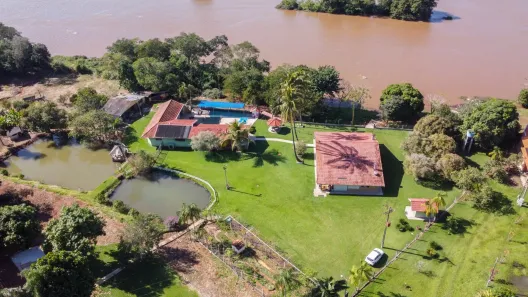 Fazenda/Sítio com 10 Quartos à venda, 16000m² no Maravilha, Londrina