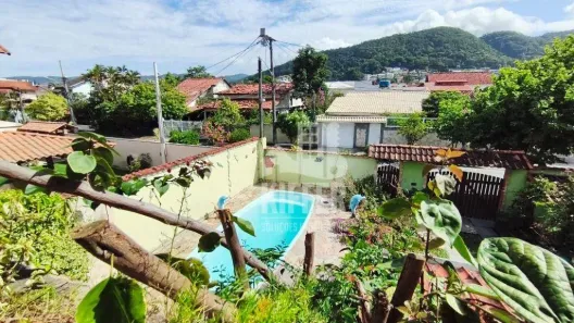 Casa com 4 Quartos à venda, 239m² no Itaipu, Niterói