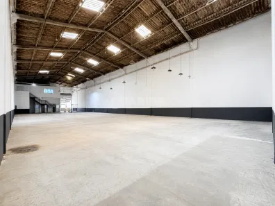 Galpão/Depósito/Armazém para alugar, 750m² no Jardim Lindóia, Porto Alegre