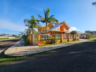 Sobrado com 4 Quartos à venda, 370m² no Capão Novo, Capão da Canoa