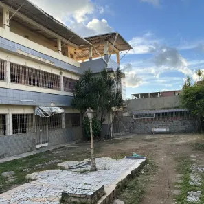 Sobrado com 4 Quartos à venda, 500m² no Caxangá, Recife