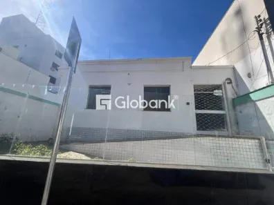 Prédio Comercial com 6 Quartos para alugar, 230m² no Centro, Montes Claros