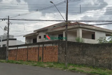 Casa com 4 Quartos à venda, 580m² no Parque Residencial Alcântara, Londrina