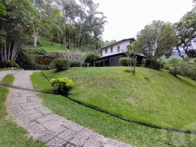 Casa com 4 Quartos à venda, 408m² no Araras, Petrópolis