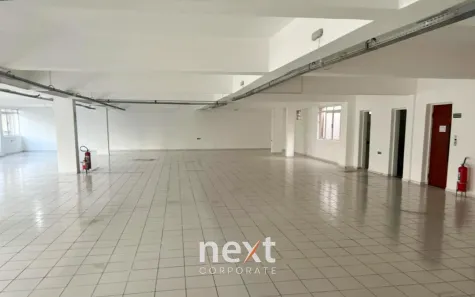 Prédio Comercial com 6 Quartos para alugar, 1000m² no Centro, Guaimbê