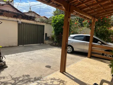 Casa com 5 Quartos à venda, 250m² no Padre Eustáquio, Belo Horizonte