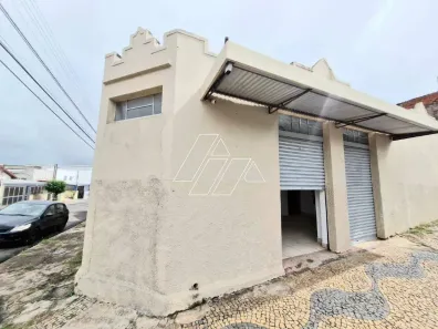 Casa com 2 Quartos para alugar, 100m² no Alto Cafezal, Marília
