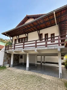 Casa com 3 Quartos à venda, 375m² no Quissama, Petrópolis