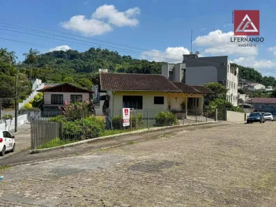 Casa com 6 Quartos à venda, 262m² no Água Verde, Blumenau