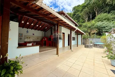 Casa com 4 Quartos à venda, 234m² no Mosela, Petrópolis