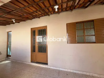 Casa com 3 Quartos para alugar, 100m² no Clarindo Lopes, Montes Claros