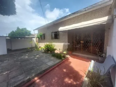 Casa com 3 Quartos à venda, 254m² no Cajueiro, Recife