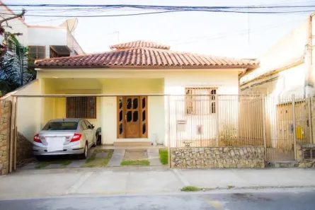 Casa com 3 Quartos à venda, 244m² no Imbetiba, Macaé