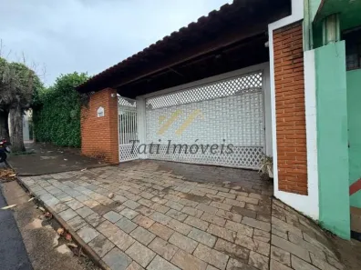 Casa com 3 Quartos para alugar, 215m² no Vila São José, São Carlos