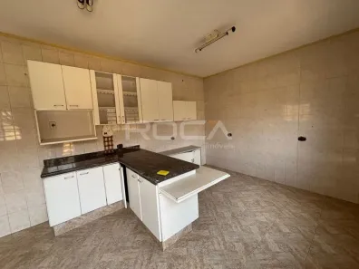 com 4 Quartos para alugar, 900m² no Jardim São João Batista, São Carlos