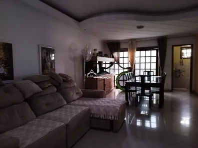 Casa com 3 Quartos à venda, 240m² no Centro, Jacareí