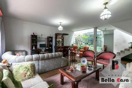 Sobrado com 3 Quartos à venda, 220m² no Vila Bertioga, São Paulo