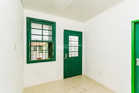 Casa com 2 Quartos para alugar, 65m² no Partenon, Porto Alegre