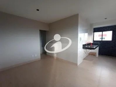 Apartamento com 3 Quartos para alugar, 65m² no Umuarama, Uberlândia