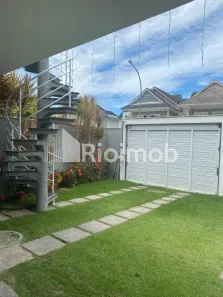 Casa de Condomínio com 5 Quartos à venda, 230m² no Recreio dos Bandeirantes, Rio de Janeiro