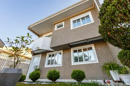 Sobrado com 3 Quartos à venda, 220m² no Lindóia, Curitiba