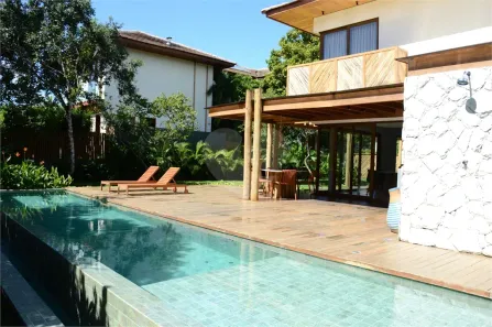 Casa de Condomínio com 5 Quartos à venda, 387m² no , Mata de São João