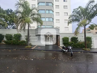 Apartamento com 3 Quartos para alugar, 90m² no Santa Mônica, Uberlândia
