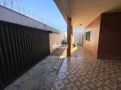 Casa com 4 Quartos para alugar, 158m² no Nossa Senhora Aparecida, Uberlândia