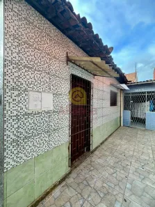 Casa com 2 Quartos para alugar, 50m² no Guarapes, Natal