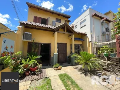 Casa com 4 Quartos à venda, 179m² no Santo Antônio, Porto Alegre