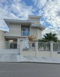 Sobrado com 3 Quartos à venda, 242m² no João Costa, Joinville