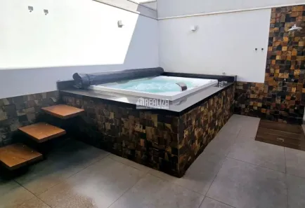 Casa de Condomínio com 3 Quartos à venda, 172m² no Estância dos Ipês, Uberaba