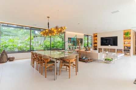 Sobrado com 4 Quartos à venda, 925m² no Jardim Guedala, São Paulo