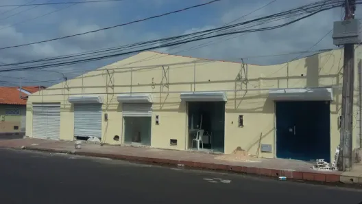 Ponto Comercial à venda, 200m² no Cohama, São Luís