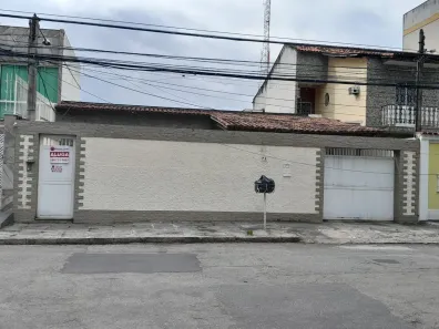 Casa com 4 Quartos para venda ou aluguel, 285m² no Vila Valqueire, Rio de Janeiro