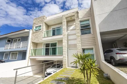 Casa de Condomínio com 3 Quartos à venda, 235m² no Pilarzinho, Curitiba