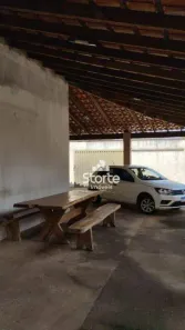 Casa com 2 Quartos à venda, 153m² no Presidente Roosevelt, Uberlândia
