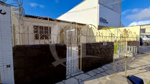 Casa com 4 Quartos à venda, 270m² no Treze de Julho, Aracaju