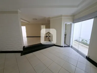 Casa com 4 Quartos para alugar, 350m² no Morada da Colina, Uberlândia