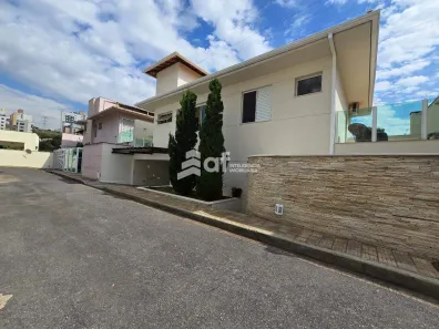 Casa com 4 Quartos à venda, 300m² no Buritis, Belo Horizonte