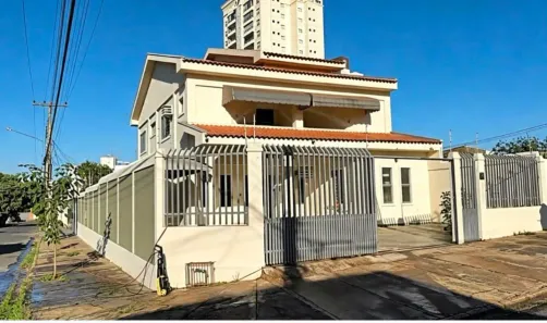 Casa com 5 Quartos para alugar, 262m² no Jardim Petrópolis, Cuiabá