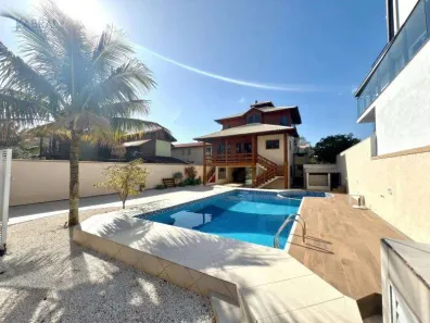 Casa com 3 Quartos para alugar, 264m² no Campeche, Florianópolis