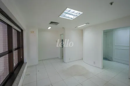 Sala Comercial à venda, 30m² no Vila Gomes Cardim, São Paulo