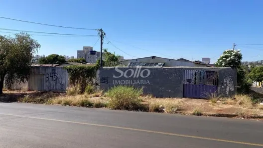 Casa com 3 Quartos à venda, 360m² no Dona Zulmira, Uberlândia