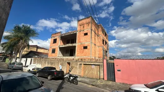 Prédio Residencial com 3 Quartos à venda, 200m² no Santa Cruz, Belo Horizonte