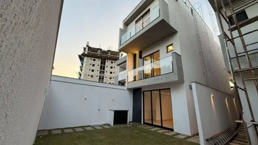 Casa com 3 Quartos à venda, 195m² no Morada de Laranjeiras, Serra