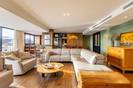 Apartamento com 3 Quartos para alugar, 180m² no Rio Branco, Porto Alegre