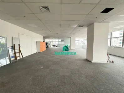 Sala Comercial para alugar, 335m² no Jardim das Acácias, São Paulo