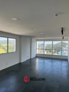 Sala Comercial para alugar, 42m² no Pioneiros, Balneário Camboriú