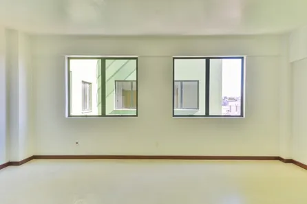 Sala Comercial para alugar, 357m² no Passo da Areia, Porto Alegre